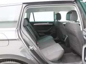 Volkswagen Passat (2019) thumbnail 36