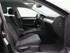 Volkswagen Passat (2019) thumbnail 38