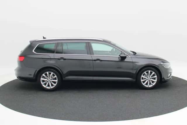 Volkswagen Passat (2019) thumbnail 6