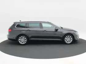 Volkswagen Passat (2019) thumbnail 6