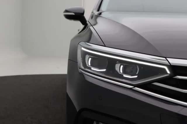 Volkswagen Passat (2019) thumbnail 8