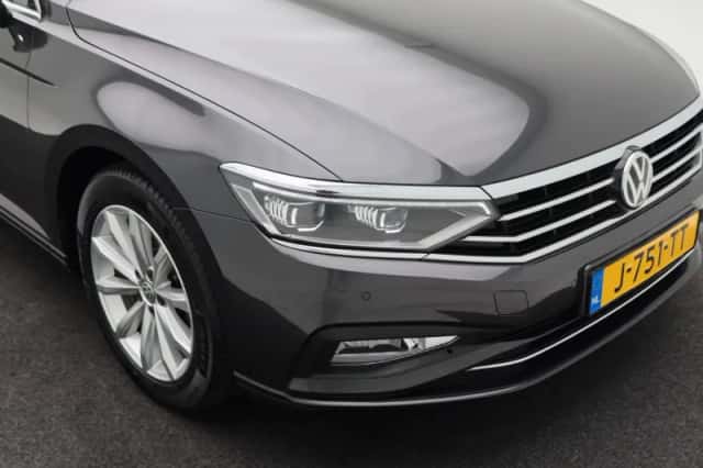 Volkswagen Passat (2019) thumbnail 10