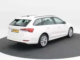 Škoda Octavia (2023) thumbnail 2