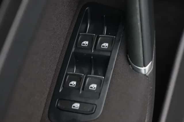 Volkswagen Golf (2018) thumbnail 16