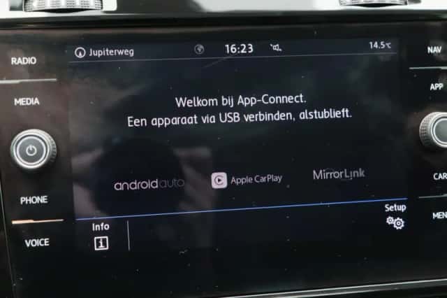 Volkswagen Golf (2018) thumbnail 24