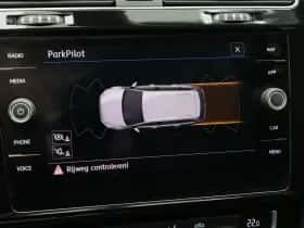 Volkswagen Golf (2018) thumbnail 25