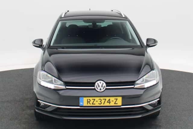 Volkswagen Golf (2018) thumbnail 4