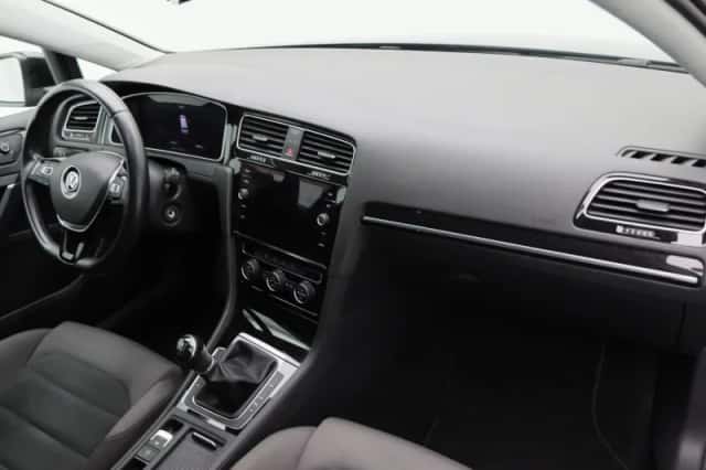 Volkswagen Golf (2018) thumbnail 34
