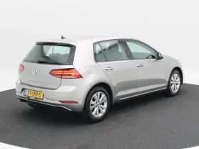 Volkswagen Golf (2018) thumbnail 2