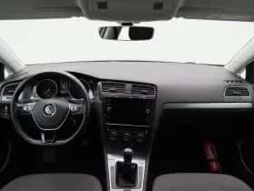 Volkswagen Golf (2018) thumbnail 32