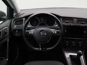 Volkswagen Golf (2018) thumbnail 33