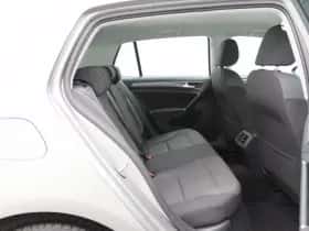 Volkswagen Golf (2018) thumbnail 34