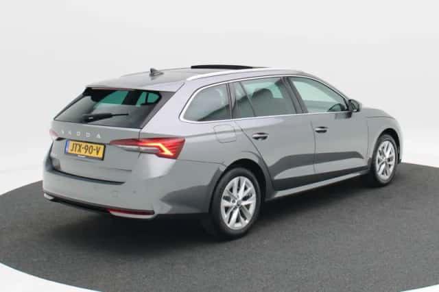Škoda Octavia (2025) thumbnail 2