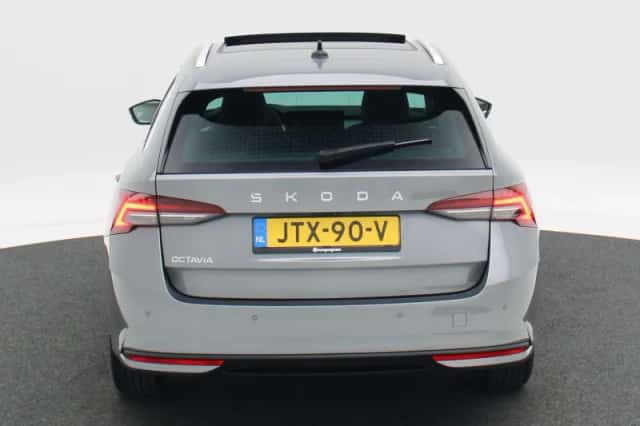 Škoda Octavia (2025) thumbnail 4