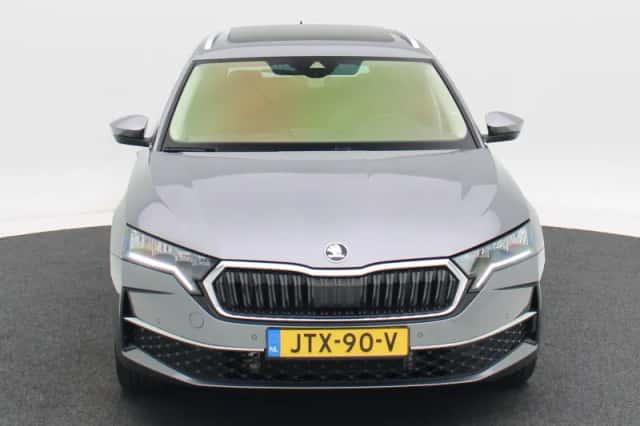 Škoda Octavia (2025) thumbnail 4