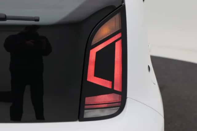 Volkswagen Up! (2022) thumbnail 12