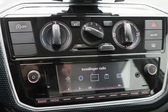 Volkswagen Up! (2022) thumbnail 19