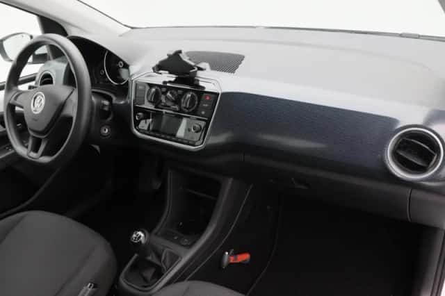 Volkswagen Up! (2022) thumbnail 27