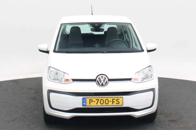 Volkswagen Up! (2022) thumbnail 4