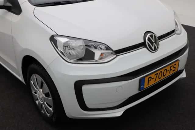 Volkswagen Up! (2022) thumbnail 10