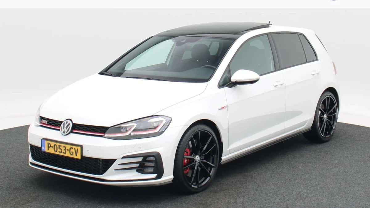 Volkswagen Golf (2019) — foto 1
