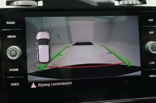 Volkswagen Golf (2019) thumbnail 27