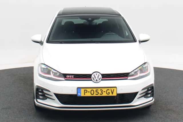 Volkswagen Golf (2019) thumbnail 4