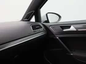 Volkswagen Golf (2019) thumbnail 33