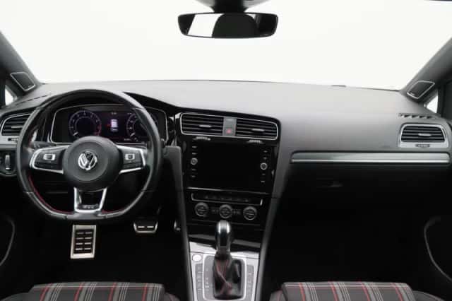 Volkswagen Golf (2019) thumbnail 36