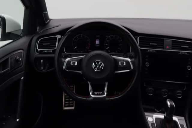 Volkswagen Golf (2019) thumbnail 37