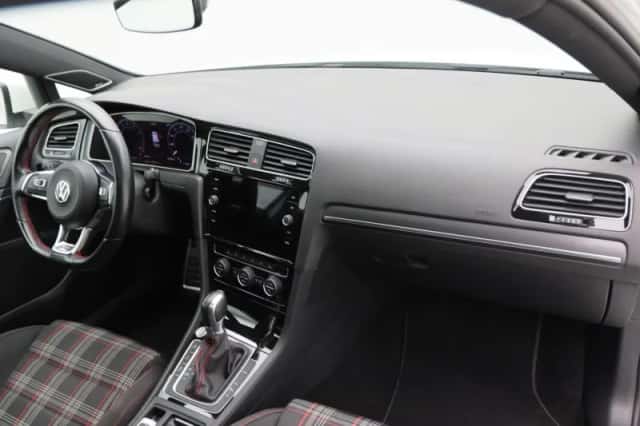 Volkswagen Golf (2019) thumbnail 39