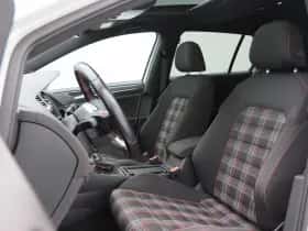 Volkswagen Golf (2019) thumbnail 5