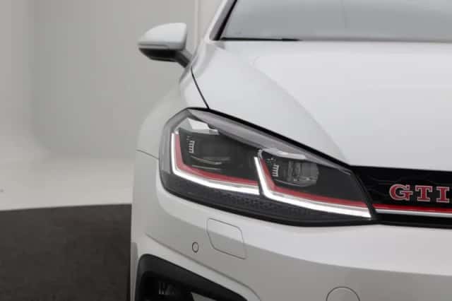 Volkswagen Golf (2019) thumbnail 10