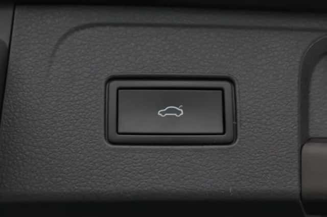 Volkswagen Passat (2021) thumbnail 16