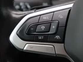 Volkswagen Passat (2021) thumbnail 21