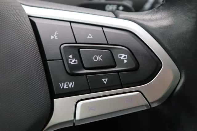 Volkswagen Passat (2021) thumbnail 23