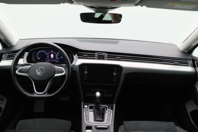 Volkswagen Passat (2021) thumbnail 34