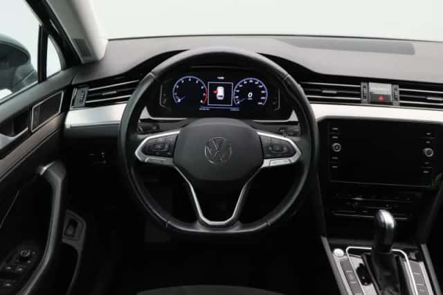 Volkswagen Passat (2021) thumbnail 35