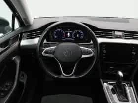 Volkswagen Passat (2021) thumbnail 35