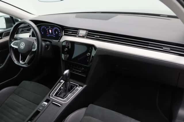 Volkswagen Passat (2021) thumbnail 37