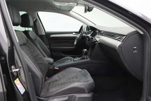 Volkswagen Passat (2021) thumbnail 38