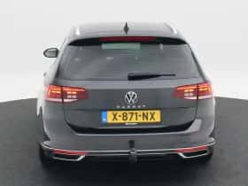 Volkswagen Passat (2021) thumbnail 5
