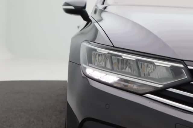 Volkswagen Passat (2021) thumbnail 8