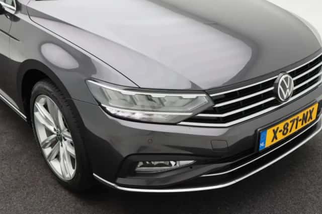 Volkswagen Passat (2021) thumbnail 10