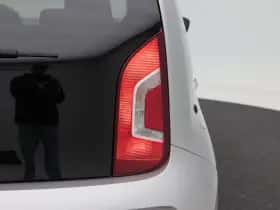 Volkswagen Up! (2015) thumbnail 13