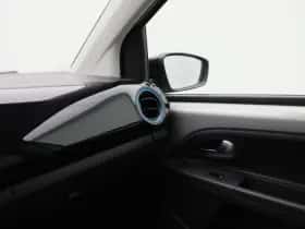 Volkswagen Up! (2015) thumbnail 26