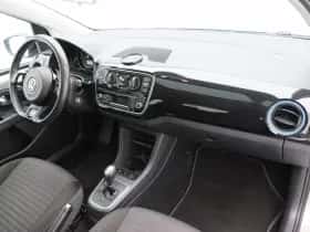 Volkswagen Up! (2015) thumbnail 32