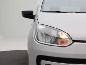 Volkswagen Up! (2015) thumbnail 8