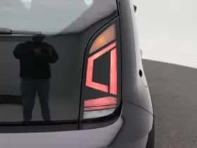 Volkswagen Up! (2019) thumbnail 14