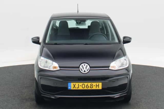 Volkswagen Up! (2019) thumbnail 4